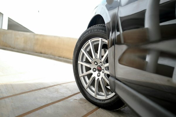 Top artisans en hydro-dipping : donnez vie à vos objets